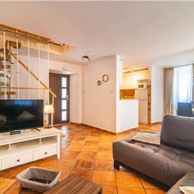 3 bedroom villa with pool near Pula, sleeps 6